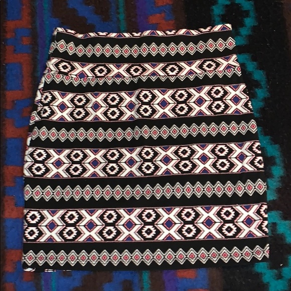 Aztec Pencil Skirt - Picture 4 of 4